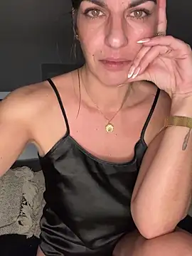 Snapshot of AsphericSquawk chatting on 11-28-25, 12:02 AsphericSquawk online show from 11-28-25, 12:02