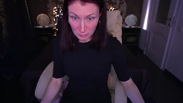 AmiraGoldd online show from 04-13-26, 07:30