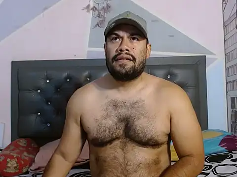 Snapshot of Ramses_36 chatting on 05-31-26, 01:29 Ramses 36 online show from 05-31-26, 01:29