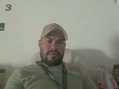 Snapshot of Ramses_36 chatting on 06-20-26, 09:39 Ramses 36 online show from 06-20-26, 09:39