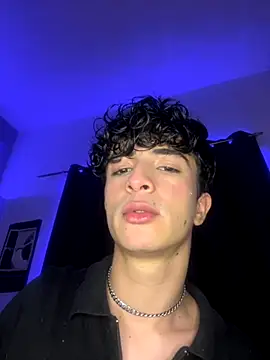 Snapshot of lion_cherry21 chatting on 11-20-25, 06:13 lion cherry21 online show from 11-20-25, 06:13