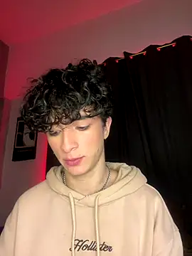 Snapshot of lion_cherry21 chatting on 12-15-25, 06:17 lion cherry21 online show from 12-15-25, 06:17