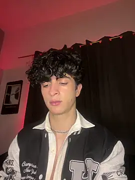 Snapshot of lion_cherry21 chatting on 12-19-25, 07:04 lion cherry21 online show from 12-19-25, 07:04