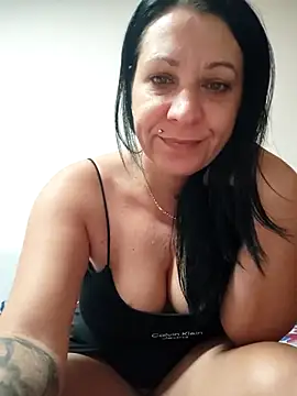 Snapshot of SugarDiamonds chatting on 09-23-25, 06:49 SugarDiamonds online show from 09-23-25, 06:49