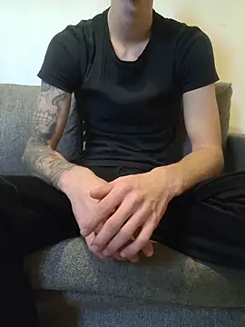 Snapshot of DeepSecret0 chatting on 11-12-25, 02:50 DeepSecret0 online show from 11-12-25, 02:50