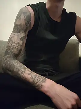 Snapshot of DeepSecret0 chatting on 11-16-25, 12:27 DeepSecret0 online show from 11-16-25, 12:27