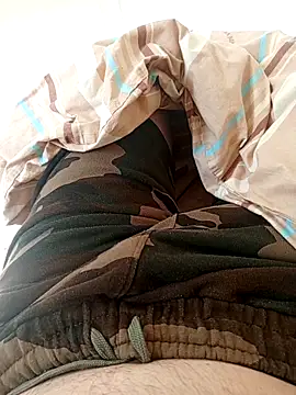 Snapshot of Hakan2100 chatting on 12-18-25, 09:04 Hakan2100 online show from 12-18-25, 09:04