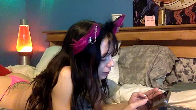 Snapshot of kittenkisses3 chatting on 11-09-25, 06:55 kittenkisses3 online show from 11-09-25, 06:55