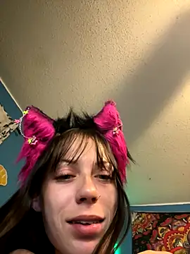 Snapshot of kittenkisses3 chatting on 11-15-25, 02:31 kittenkisses3 online show from 11-15-25, 02:31