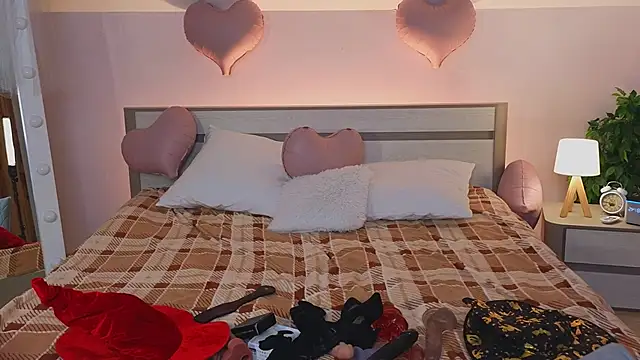 Snapshot of WICKEDEMBER chatting on 02-14-26, 01:46 WICKEDEMBER online show from 02-14-26, 01:46