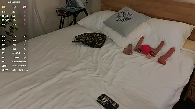 Snapshot of WICKEDEMBER chatting on 03-02-26, 05:08 WICKEDEMBER online show from 03-02-26, 05:08