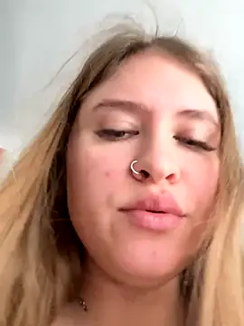 Snapshot of Eva_Renny chatting on 11-05-25, 06:24 Eva Renny online show from 11-05-25, 06:24