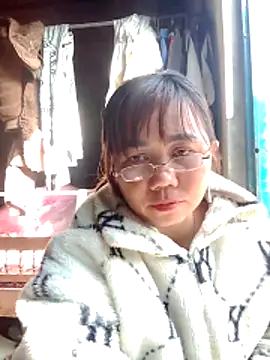 Snapshot of be-yeu chatting on 12-19-25, 02:51 be-yeu online show from 12-19-25, 02:51