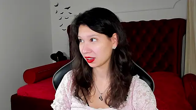 SaraDenars online show from 11-17-25, 05:24