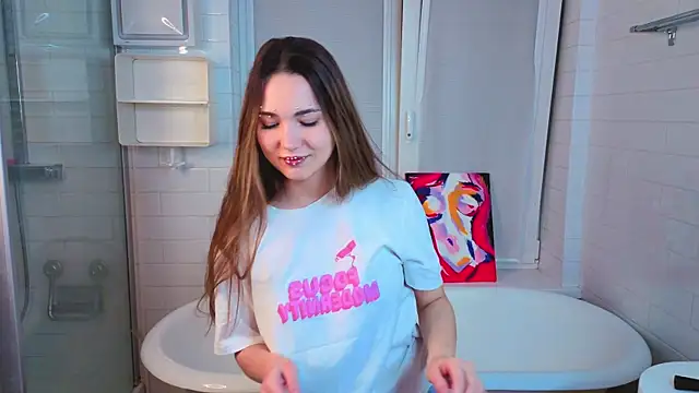 Snapshot of LeenaPuita chatting on 11-19-25, 05:46 LeenaPuita online show from 11-19-25, 05:46