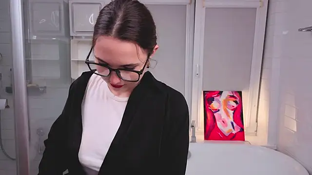 Snapshot of LeenaPuita chatting on 12-05-25, 06:26 LeenaPuita online show from 12-05-25, 06:26