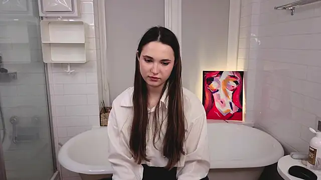 Snapshot of LeenaPuita chatting on 12-13-25, 08:58 LeenaPuita online show from 12-13-25, 08:58