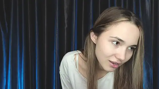 Snapshot of LeenaPuita chatting on 01-05-26, 05:27 LeenaPuita online show from 01-05-26, 05:27