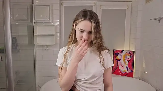 Snapshot of LeenaPuita chatting on 02-01-26, 05:22 LeenaPuita online show from 02-01-26, 05:22