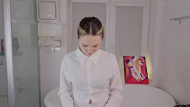 Snapshot of LeenaPuita chatting on 02-25-26, 04:49 LeenaPuita online show from 02-25-26, 04:49