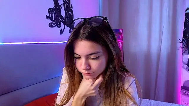 Snapshot of MargieDavidson chatting on 02-23-26, 08:44 MargieDavidson online show from 02-23-26, 08:44