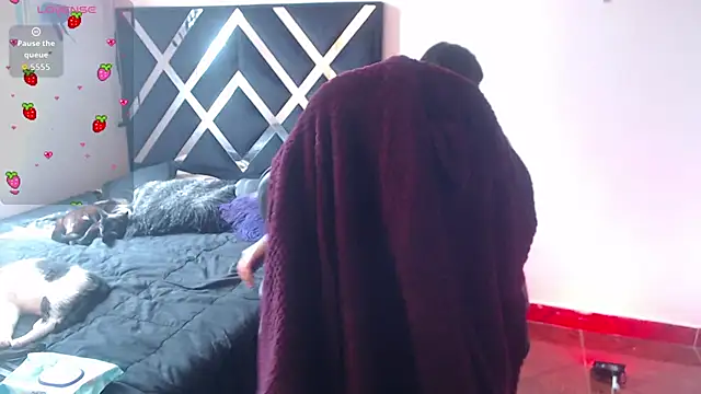 Zooee 01 online show from 11-29-25, 02:20