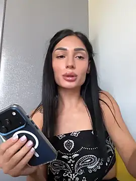 VickyM99 online show from 04-15-26, 09:27