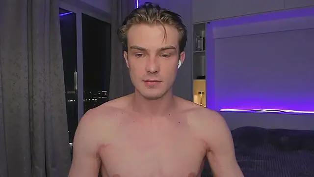 Snapshot of DanteRay chatting on 11-29-25, 04:43 DanteRay online show from 11-29-25, 04:43