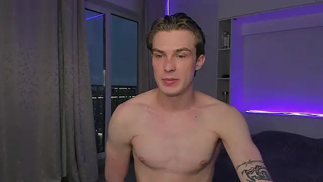 Snapshot of DanteRay chatting on 12-01-25, 01:27 DanteRay online show from 12-01-25, 01:27