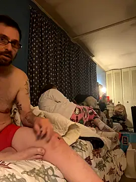 Snapshot of biggdaddyandqueenn chatting on 11-24-25, 07:08 biggdaddyandqueenn online show from 11-24-25, 07:08