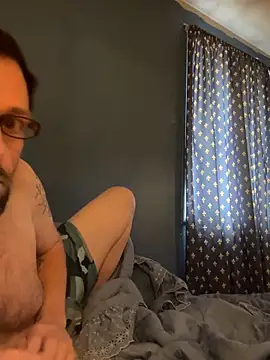 Snapshot of biggdaddyandqueenn chatting on 12-04-25, 05:10 biggdaddyandqueenn online show from 12-04-25, 05:10