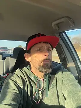 Snapshot of biggdaddyandqueenn chatting on 12-22-25, 07:44 biggdaddyandqueenn online show from 12-22-25, 07:44