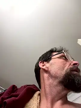 Snapshot of biggdaddyandqueenn chatting on 01-11-26, 04:56 biggdaddyandqueenn online show from 01-11-26, 04:56