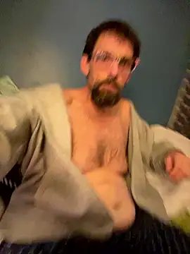 Snapshot of biggdaddyandqueenn chatting on 01-14-26, 08:31 biggdaddyandqueenn online show from 01-14-26, 08:31