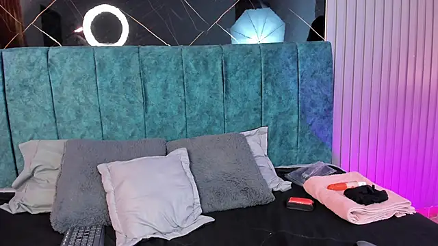 Snapshot of Bella_Riverss chatting on 11-22-25, 03:33 Bella Riverss online show from 11-22-25, 03:33