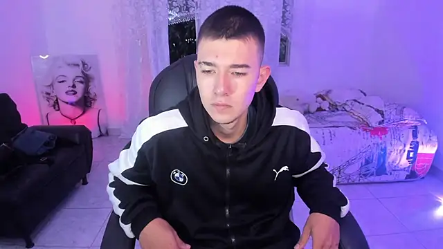 Snapshot of Aleck_Boy chatting on 01-14-26, 11:27 Aleck Boy online show from 01-14-26, 11:27