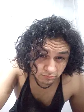 Snapshot of Nicolasfacundo chatting on 11-04-25, 10:42 Nicolasfacundo online show from 11-04-25, 10:42