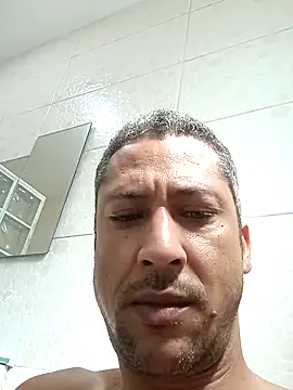 Snapshot of Arrombador20 chatting on 04-02-26, 01:09 Arrombador20 online show from 04-02-26, 01:09