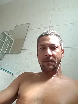 Snapshot of Arrombador20 chatting on 04-07-26, 03:01 Arrombador20 online show from 04-07-26, 03:01