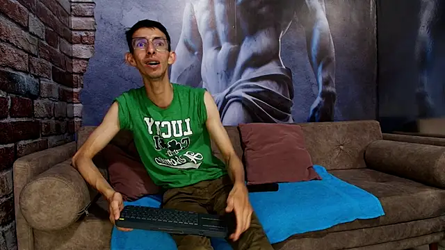 Snapshot of ZyroNight chatting on 11-06-25, 07:48 ZyroNight online show from 11-06-25, 07:48