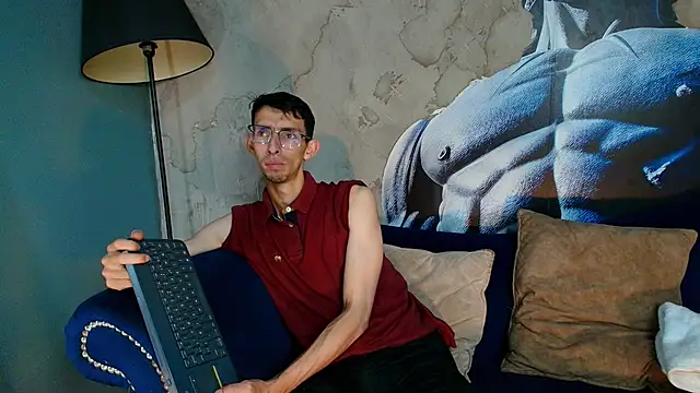 Snapshot of ZyroNight chatting on 11-19-25, 07:36 ZyroNight online show from 11-19-25, 07:36