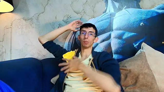 Snapshot of ZyroNight chatting on 11-26-25, 07:37 ZyroNight online show from 11-26-25, 07:37