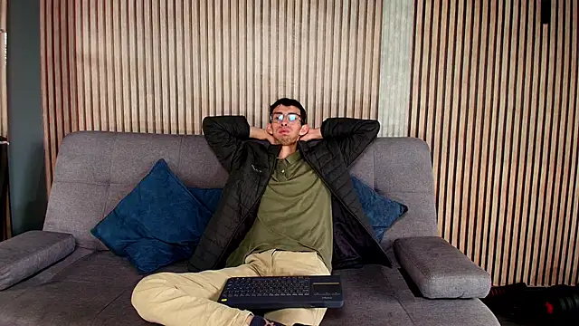 Snapshot of ZyroNight chatting on 11-28-25, 01:47 ZyroNight online show from 11-28-25, 01:47