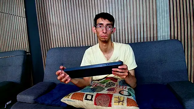 Snapshot of ZyroNight chatting on 12-04-25, 09:45 ZyroNight online show from 12-04-25, 09:45