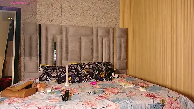 Snapshot of missfoster chatting on 03-15-26, 12:22 missfoster online show from 03-15-26, 12:22