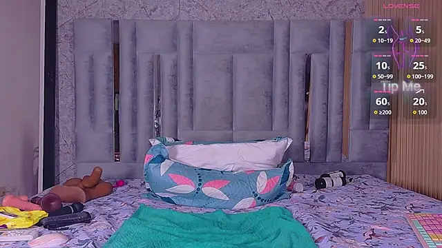 Snapshot of missfoster chatting on 04-09-26, 06:19 missfoster online show from 04-09-26, 06:19