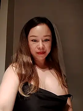 Snapshot of thu-cuoi chatting on 11-30-25, 11:31 thu-cuoi online show from 11-30-25, 11:31