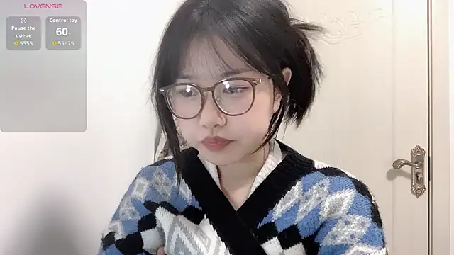 Xiaoji61 online show from 11-28-25, 10:29