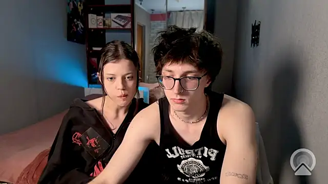 Snapshot of t_files_x chatting on 01-19-26, 04:16 t files x online show from 01-19-26, 04:16