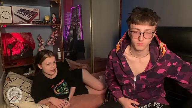 Snapshot of t_files_x chatting on 03-04-26, 06:25 t files x online show from 03-04-26, 06:25